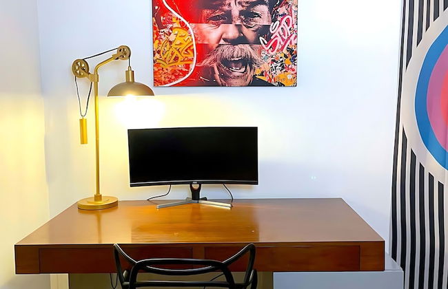 Massive Compound 20 Beds Rainey St 6 min Walk - Photo 42