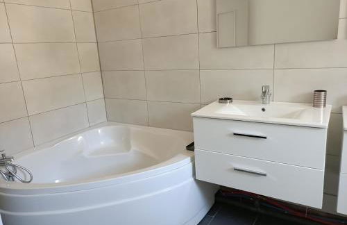 Location Bord de mer, villa de vacances 6-8 personnes - jardin - Foto 4