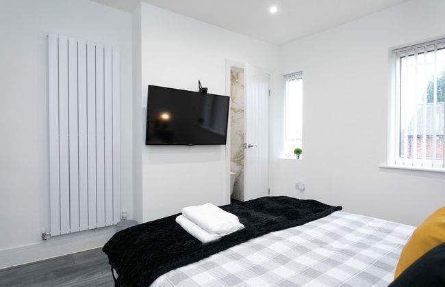 Nottingham Top Serviced Home - Photo 17