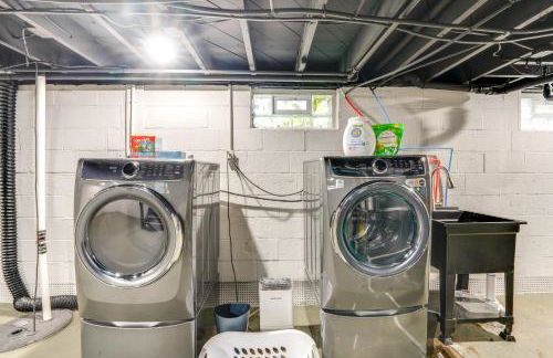 3 Mi to Dtwn Youngstown and YSU Family Home with Yard - Foto 22