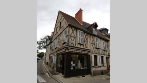 Aux 3 Maillets II Superbe appartement face à la cathédrale - Foto 2