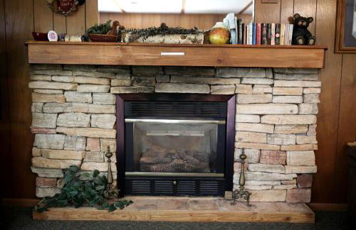 Rustic Family Cabin Rental with a Fire Pit near Wisconsin Dells - Foto 21