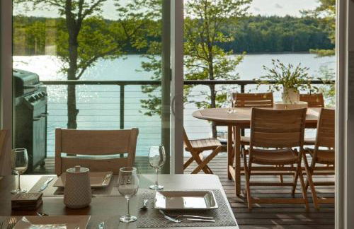 Lakeside Lodge with Studio Apartment - Foto 12