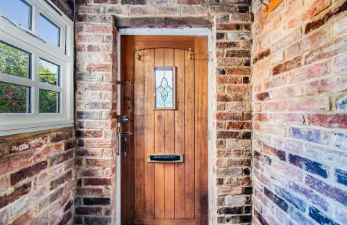 West Street House with Free Parking, Smart TV and Fast Wifi by Yoko Property - Foto 16