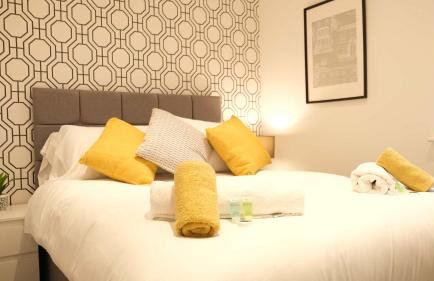 Lovely 2 Bed Apartment w Garden near Northampton - Photo 29