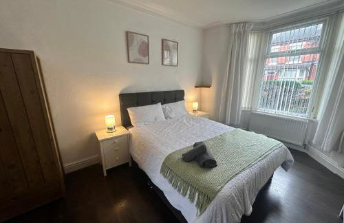 Family-Friendly 4BR Home in Sale, Manchester - Garden & Double Driveway - Foto 4