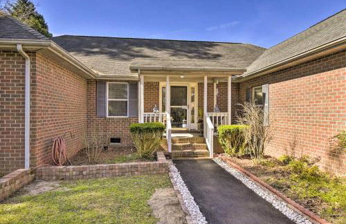 Gloucester Retreat with Backyard Oasis and Pier! - Foto 41