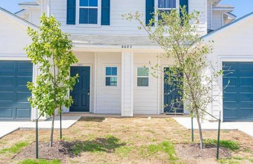 Gorgeous, Brand New 3 Bedrooms Home- Near SeaWorld & Lackland AFB - Foto 18
