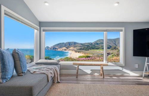 Distinguished Oceanfront Point Estate with Iconic Beach Mountain Vistas - Foto 41