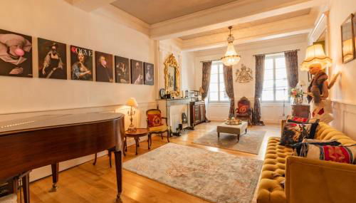 CHAMPAGNE HOUSE- Oasis de luxe & de charme - coeur de ville - 10-12 pers - piscine, cuisine d'été, patio, bar & piano - Photo 3