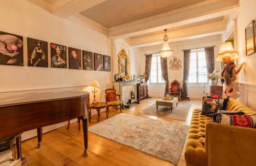 CHAMPAGNE HOUSE- Oasis de luxe & de charme - coeur de ville - 10-12 pers - piscine, cuisine d'été, patio, bar & piano - Photo 3