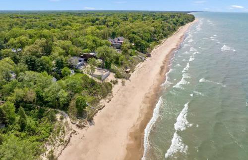 Nan's Escape by Juniper Holiday + Home - Photo 27