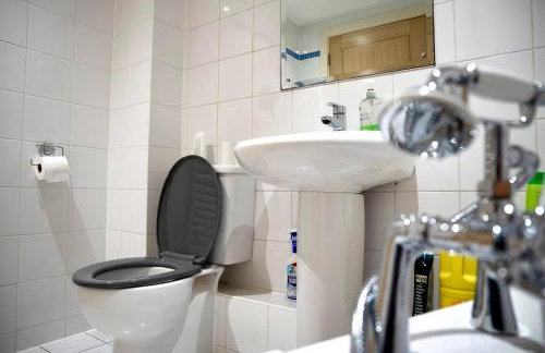 The Comfort Hub - Leeds Train Station - Foto 13