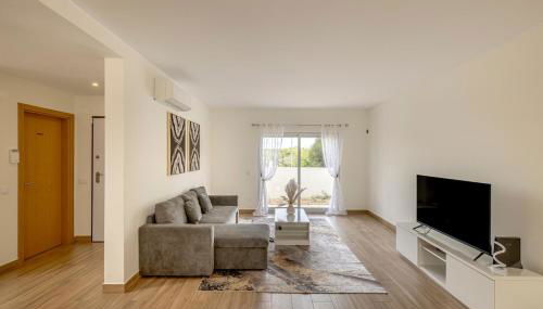 Bright & Airy 3BR Spacious Villa - Photo 3