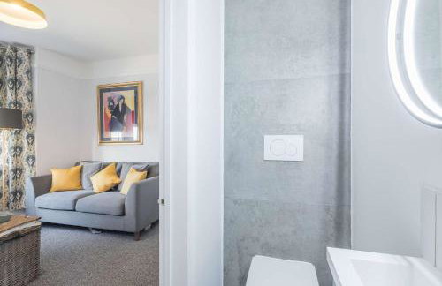 Modern 4-Bedroom Detached Home in Central Cambridge with Parking - Foto 36