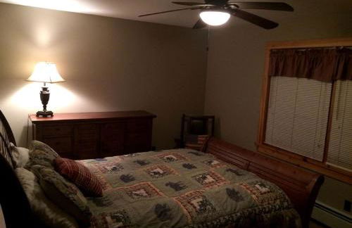 Impressive Cabin Rental for Large Groups in Au Sable Forks, New York - Foto 20