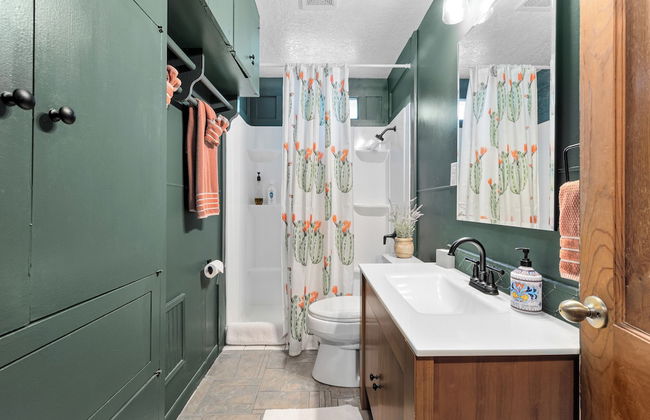 Creekside Haven with Pool and Firepit - Foto 21