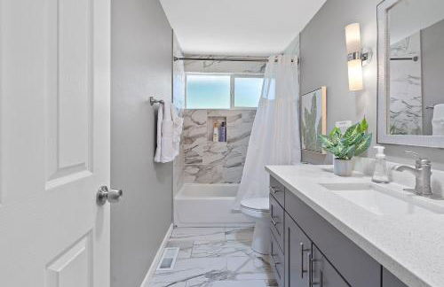 Chic Kirkland Home Overlooking Windsor Vista Park - Photo 18