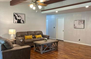 Comfy 3br/2ba steps away from Marian Day grounds - Foto 18