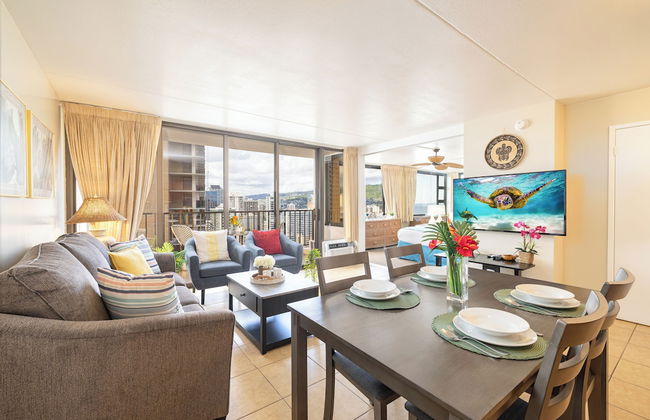 High Floor Ocean View Condo (King Bed and Parking) - Foto 77