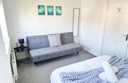 Luxury 4 Bed House - Free Parking - Contractors - Relocators - Foto 20