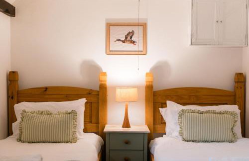 Snug Cotswolds Farm Cottage - The Henloft - Foto 7