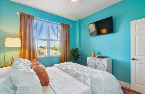 Fabulous Golf and Marina Community Condo - Photo 22