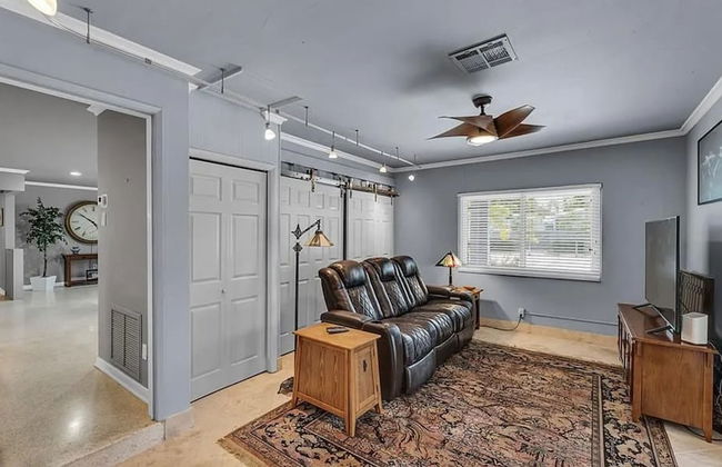 Chic 3BR Sanctuary Steps From The Drive Paradise - Foto 7