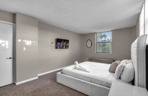 Stylish 2BR in North Miami with Free Parking - Foto 19