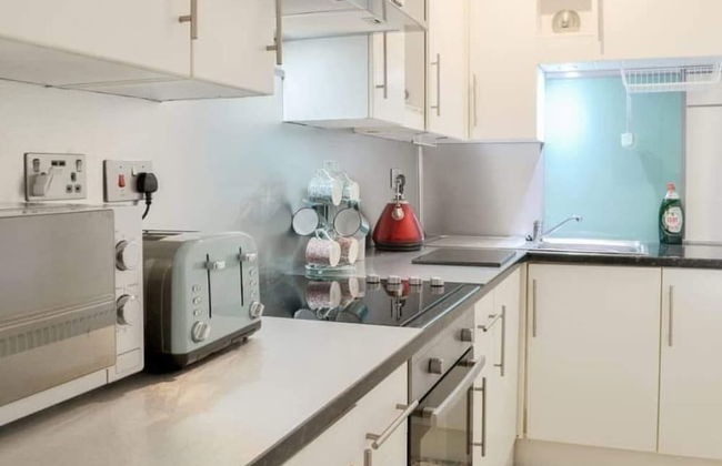 1 Bed Studio Sleeps 4 - Seaside, Dog Friendly - Photo 3