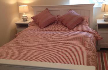 Watchet Cottage - Photo 3