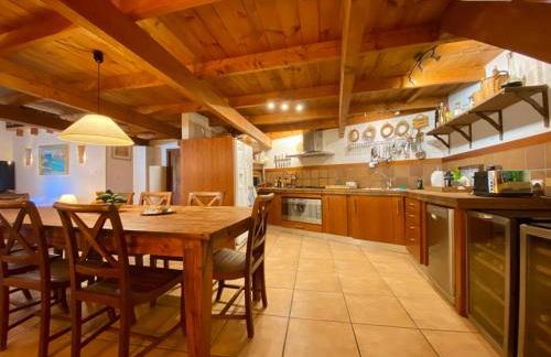 Fabulous Rustic Villa Set On Mountain With Unique Views - Foto 36