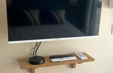 Suite en dépendance avec terrasse et entrée privée Marseille - Photo 10