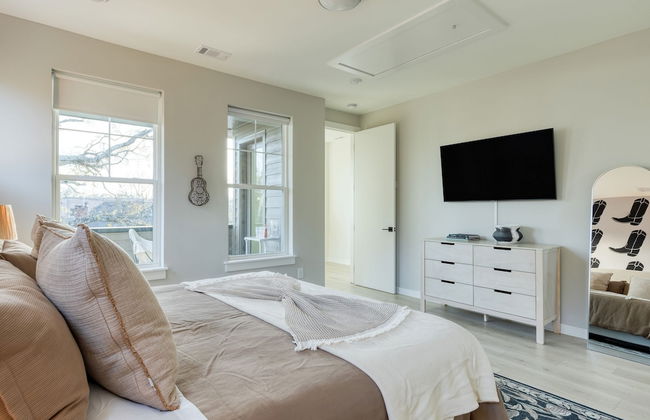 The Stage by Avantstay Chic 4bdr w Covered Balcony Modern Newly Built - Photo 23