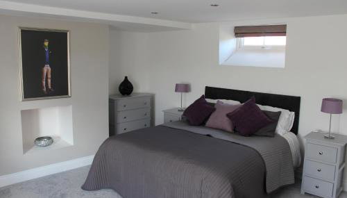 The Manor House - Photo 3