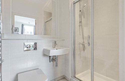 3BD Canalside Flat in De Beauvoir Town - Foto 18