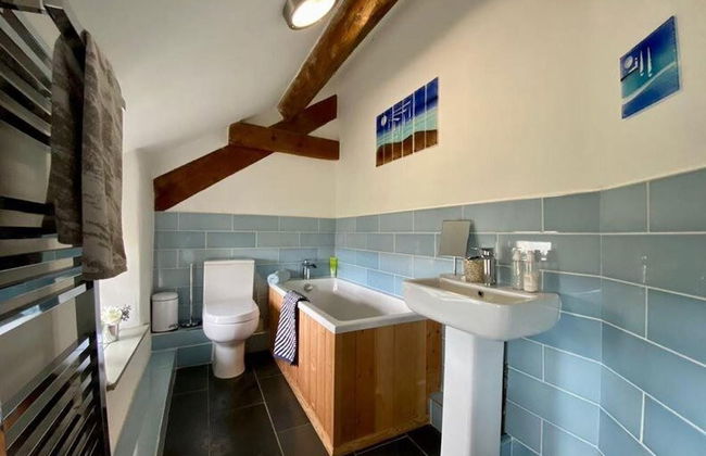 Idlewild Animal Sanctuary Farmhouse Stay - Charity - Photo 18