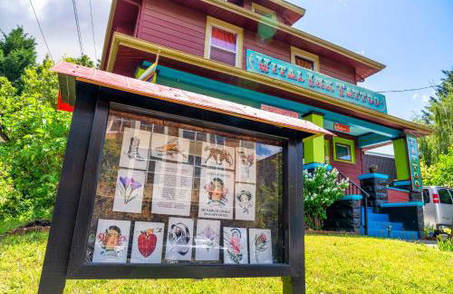 Stay Portland - The Tiny Oasis Steps to Local Coffee & Restaurants - Photo 53