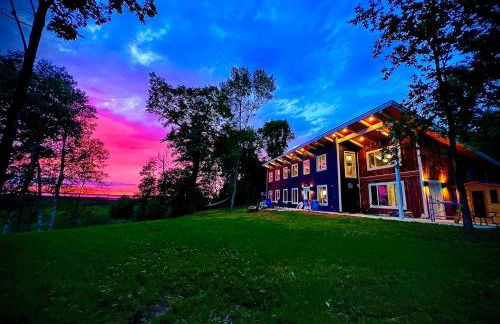 Designer Lake Cabin- HotTub, Sauna & Massage Chair - Foto 2