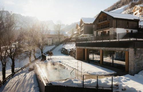 Les Dolomites Mountain Lodges - Photo 1