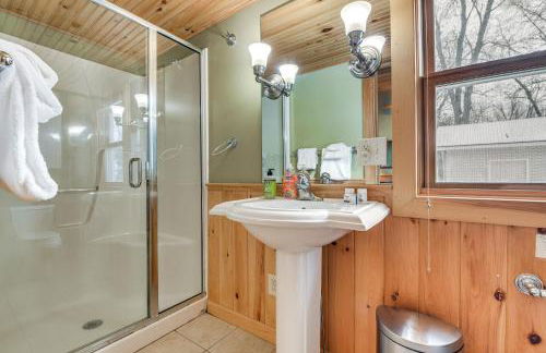 Waterfront North Hero Home with Screened Porch - Foto 14