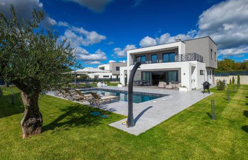 Villa BB Rapsody 10 with heated salt water pool - Foto 32