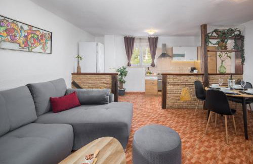 Casa Viktoria with private garden and BBQ - Foto 11