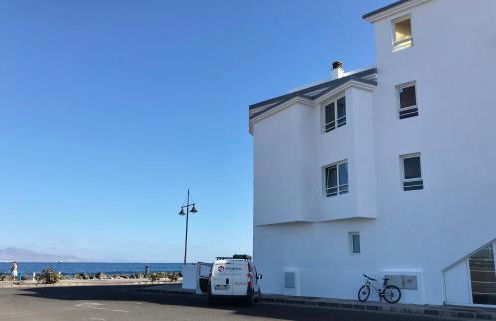 MY OCEAN HOME !!! Breathtaking location, Steps to the ocean, Spacious sea view, Fully Equipped and Well-Furnished with Private Entrance and High-Speed Fiber Optic Internet - Photo 20