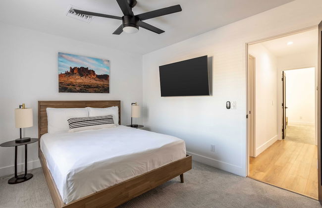 Grayhawk by Avantstay Modern Home w/ Pool, Hot Tub, Bocce, Fire Pit, Pool Table, Putt-putt & Putting Green - Foto 11