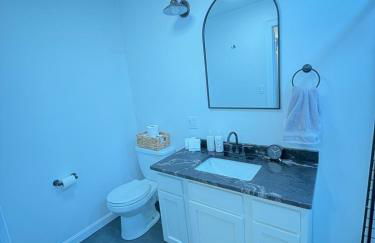 3,000 Sq Ft Historic Colonial Minutes from Okemo with Direct VAST Trail Access - Foto 30