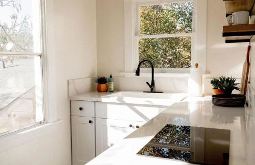 Yosemite Cottage Retreat- Half Block to Downtown - Foto 11