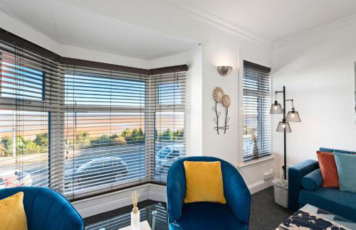 Sunny Seaside Paradise - Sleeps 5 - Photo 46