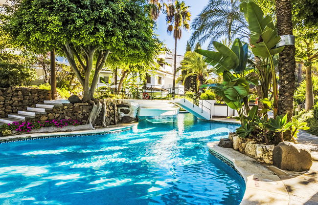 2 bedroom Apartment in Marbella with swimming pool and terrace - Photo 19