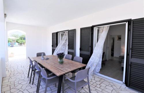 Villa Mendula Trogir - Luxury villa by the beach - heated pool - lush green garden - Photo 40